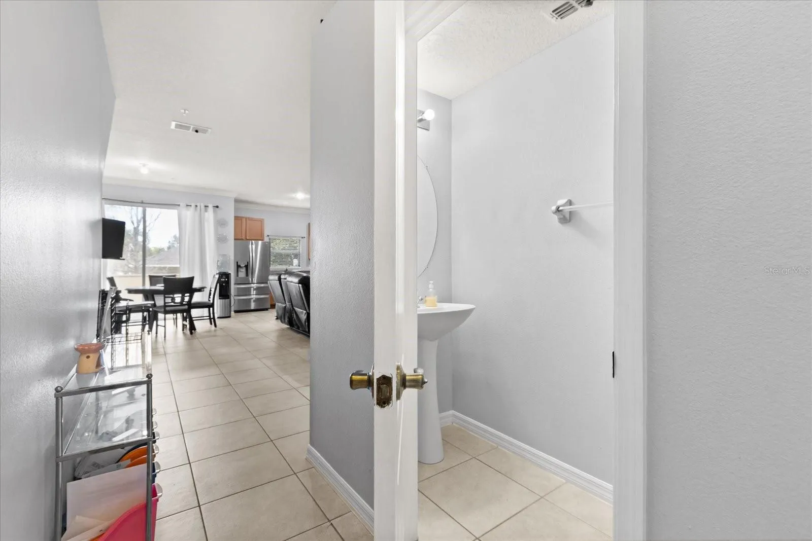 Entry way powder room