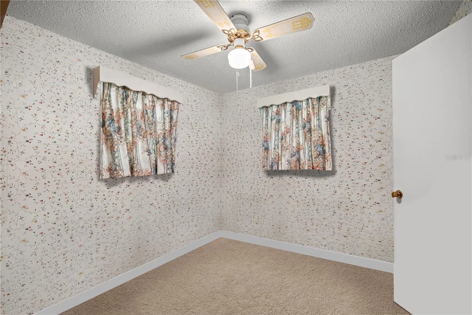 bedroom 3 upstairs virtual stage