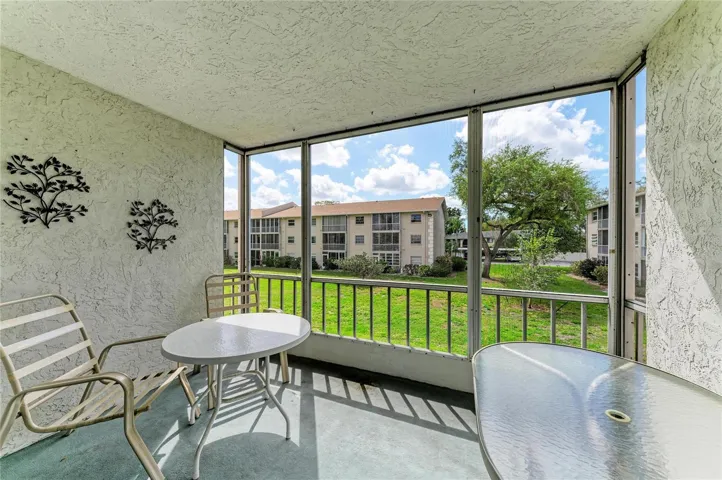 South facing spacious lanai