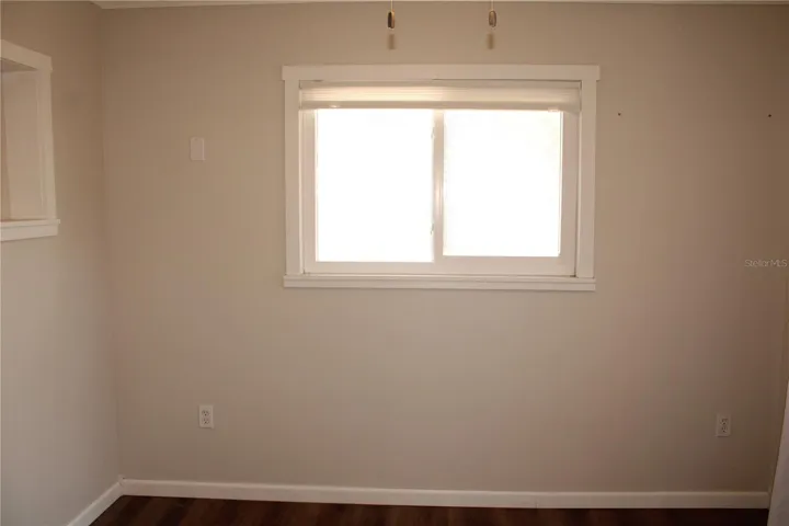 Bonus room/ office/ den/ reading room
