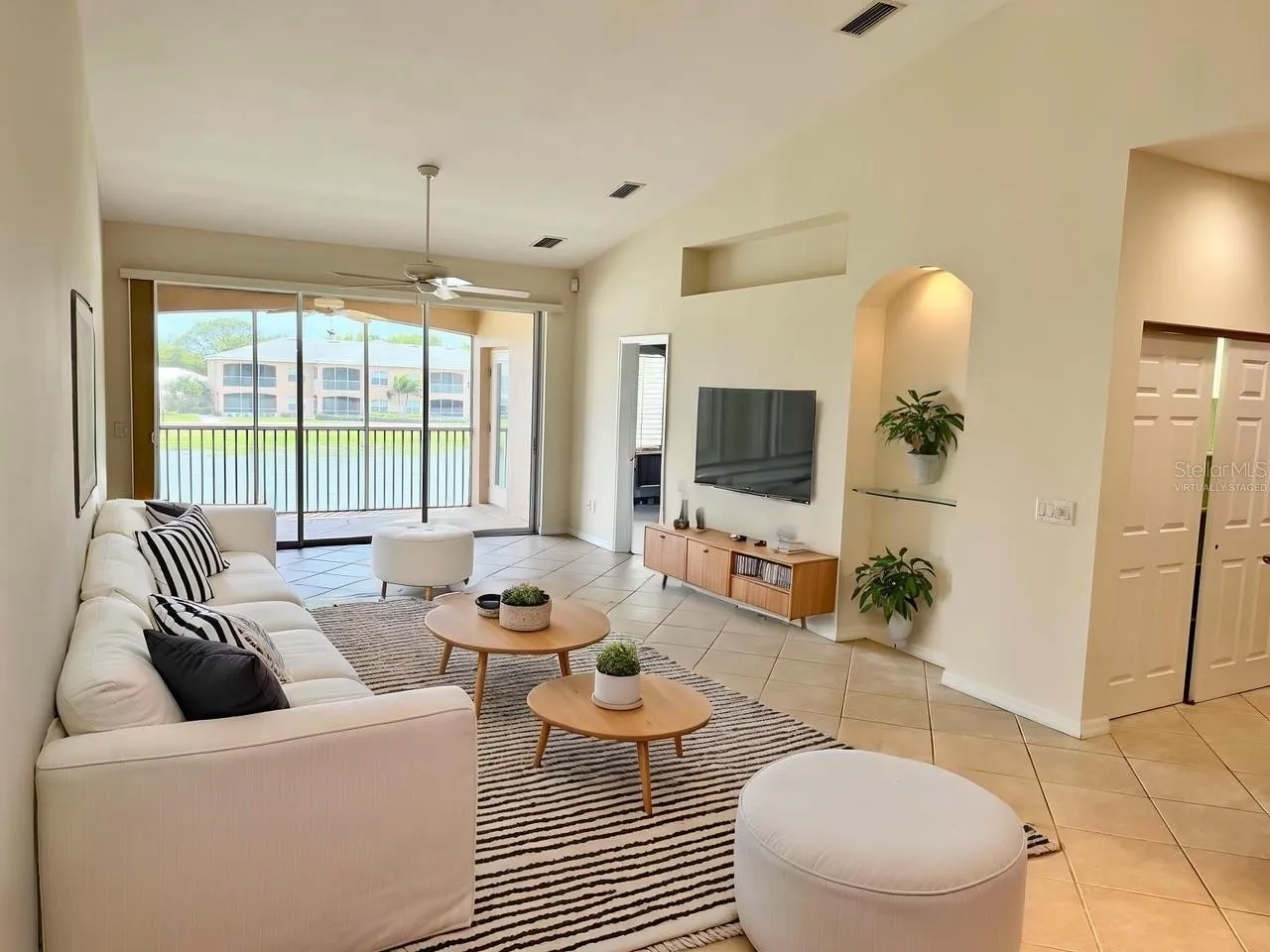 Virtually Staged LR/DA