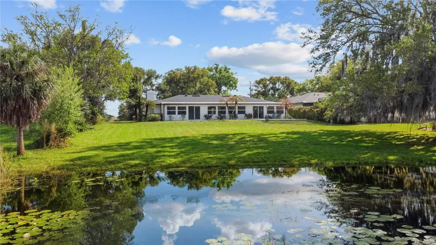 Gorgeous canal front to Lake Charity!