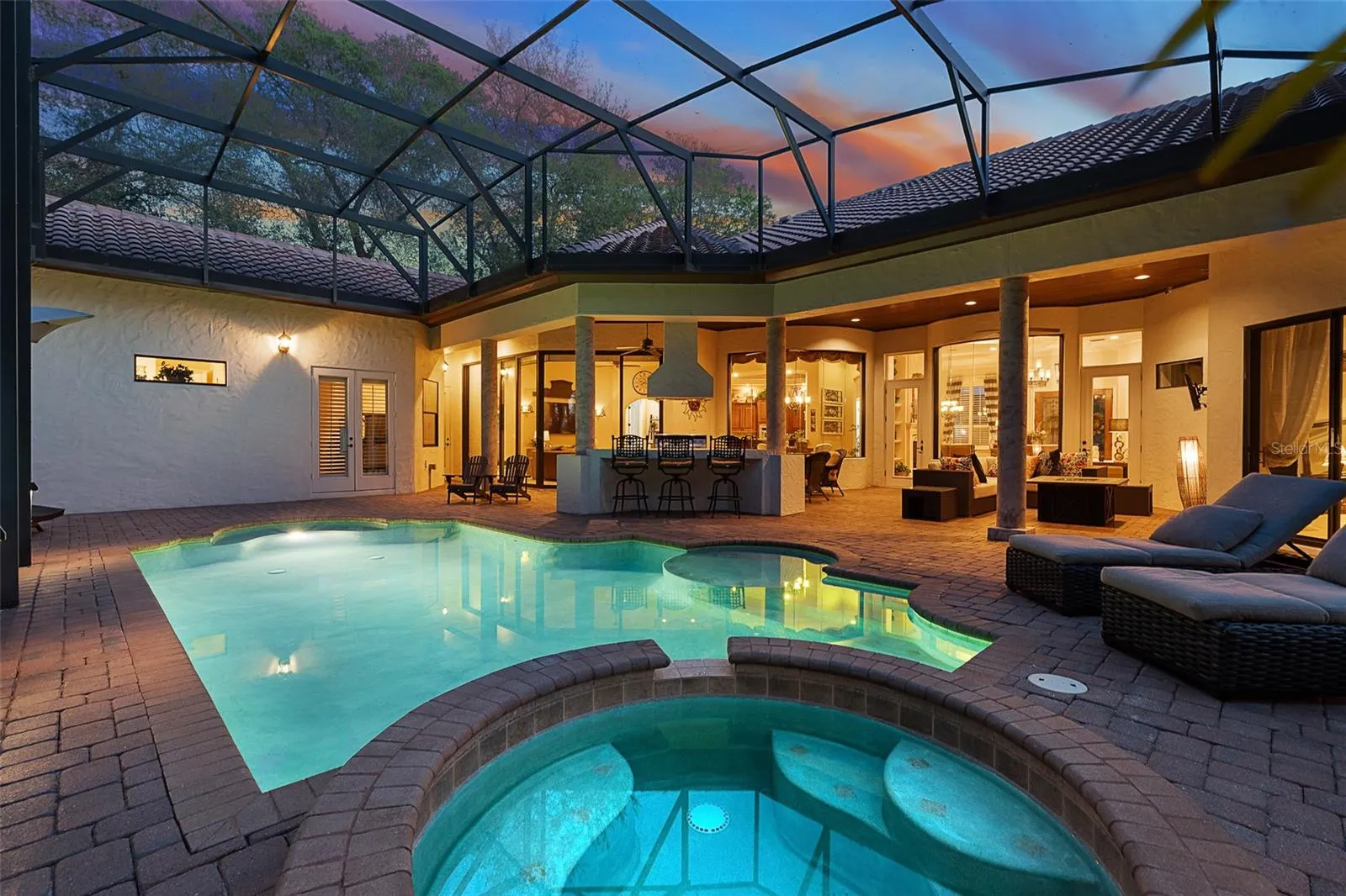 Twilight Pool/Lanai