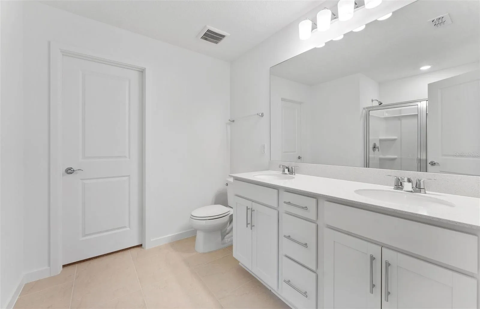 Owner's Bath w/Dual Sinks