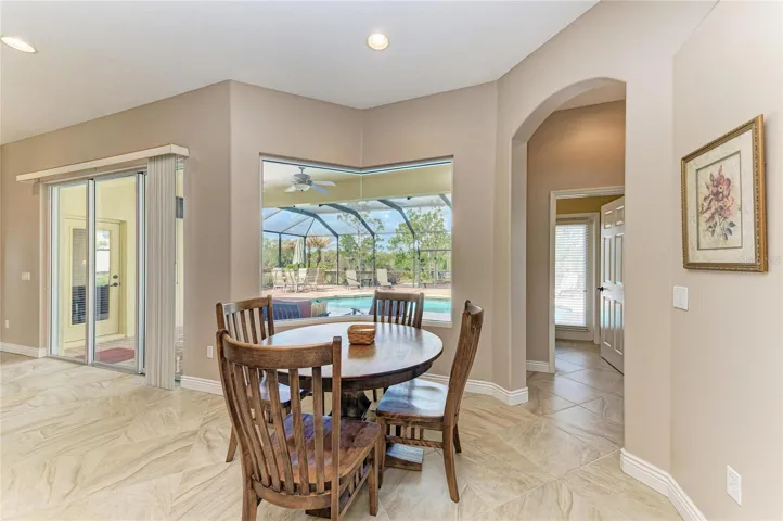 Kitchen Eating Area