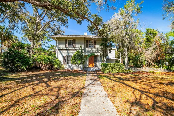 Front Exposure facing Bay Shore Rd Historic Homes