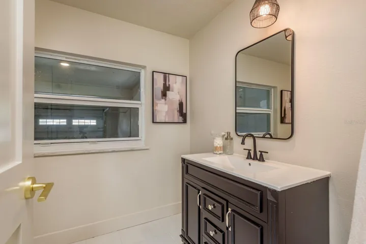 guest bedroom 2 oversized vanity