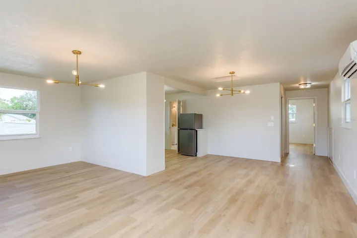 Guest / in-law apartment family room and dining over 360sqft huge area
