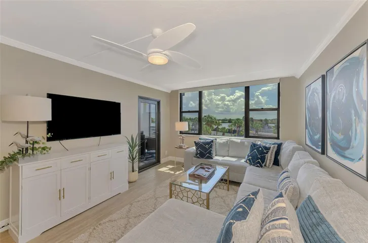 DESIGNED SO WELL, SOOTHING WITH GLASS DOOR TO THE LANAI OVERLOOING THE POOL