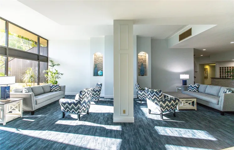 IMPRESSIVE ENTRY FOYER OF HARBOR TOWERS!