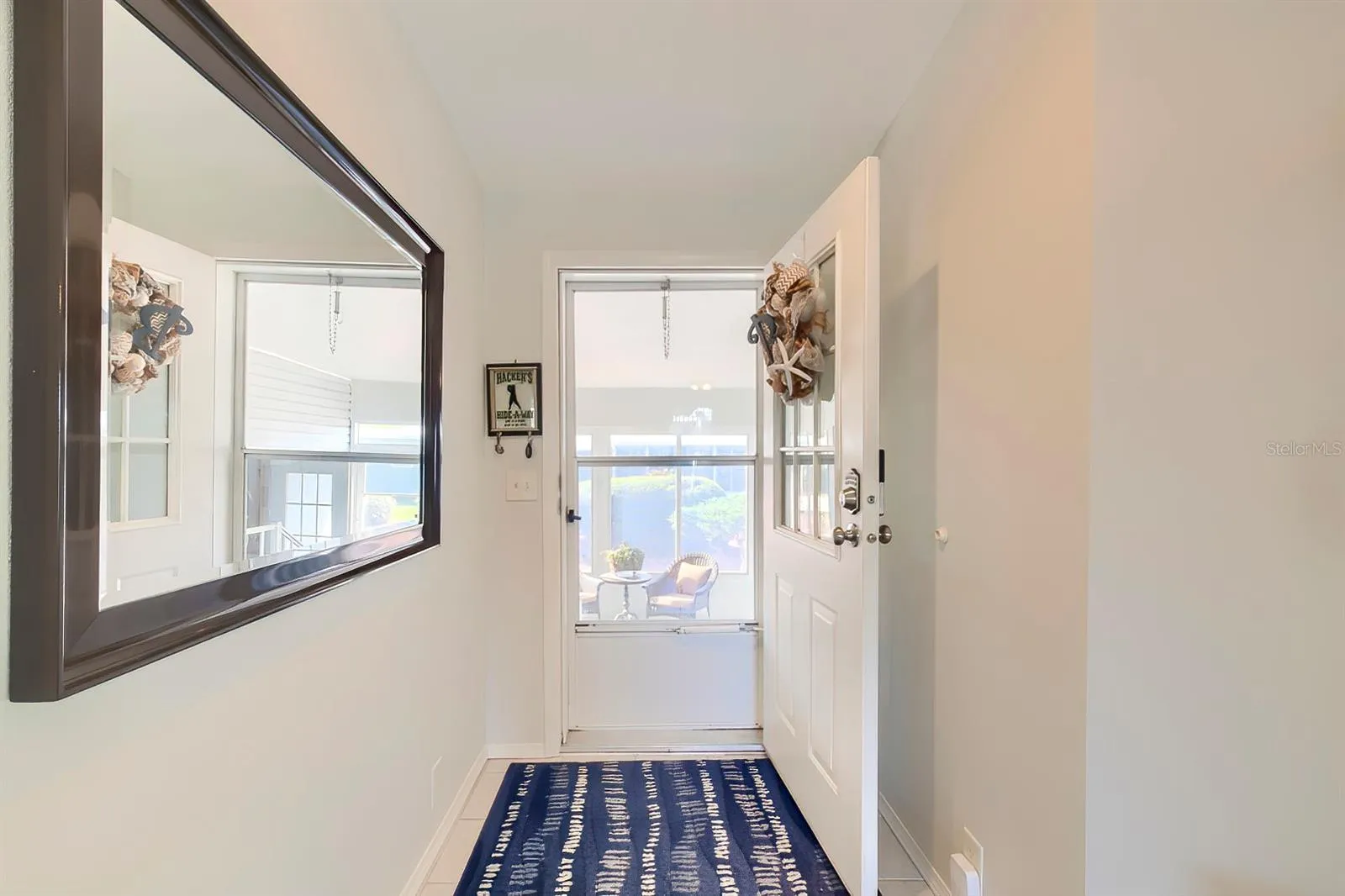 FOYER