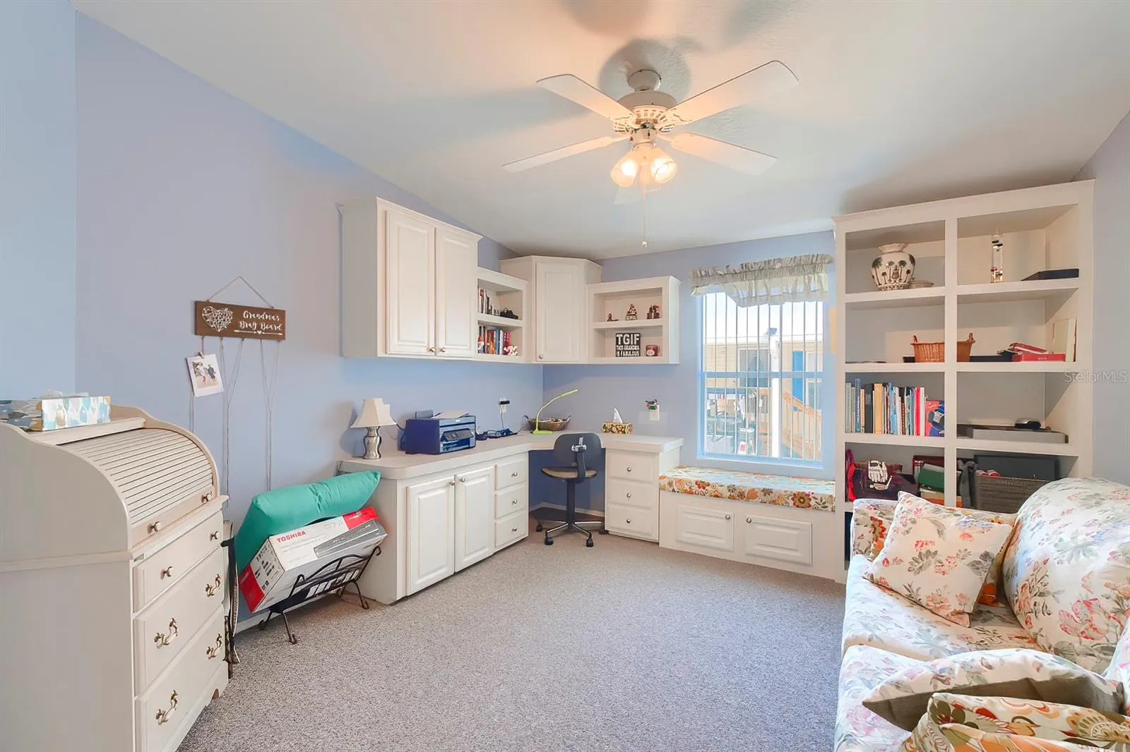 OFFICE-EXTRA GUEST SPACE