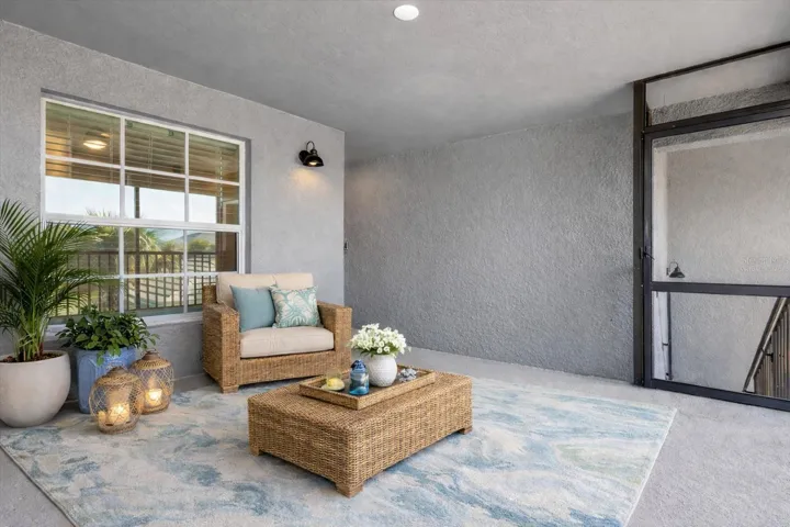 Virtually staged front lanai.