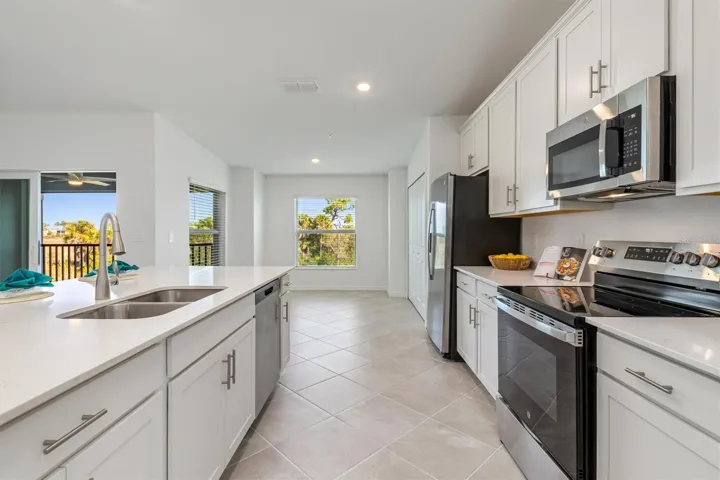 Light and Bright Kitchen