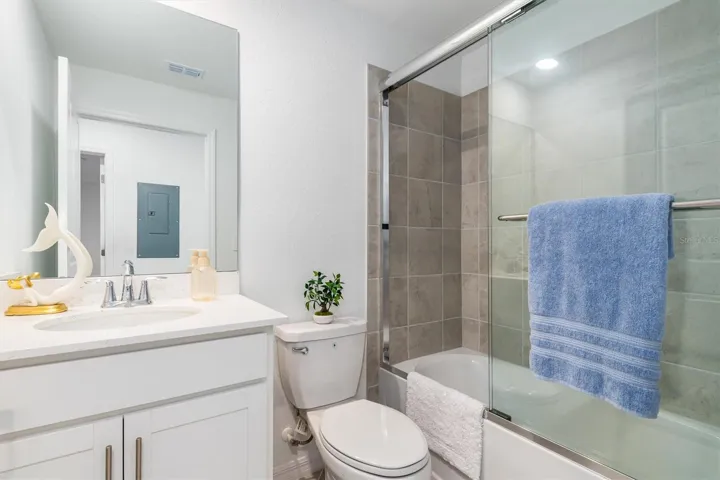 Guest bath right across from guest bedroom