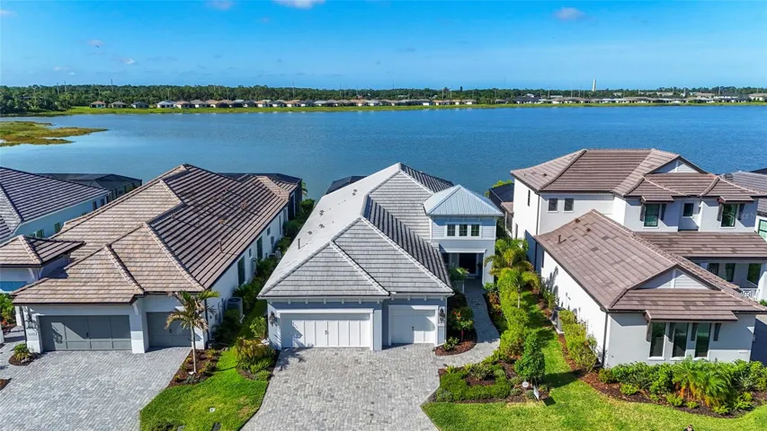 Large Lake Views and walkable to Waterside District!