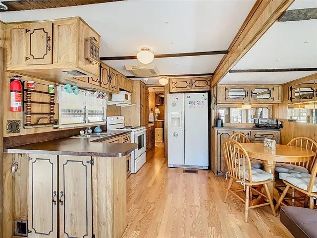 Kitchen/Dining