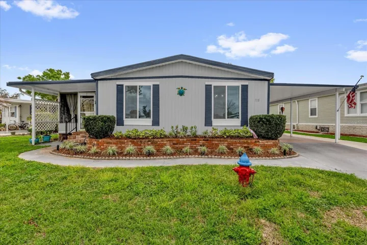 Welcome home to this beautifully remodeled residence in Hawthorne at Leesburg.