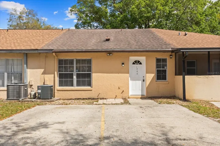 Rear Entry-Driveway