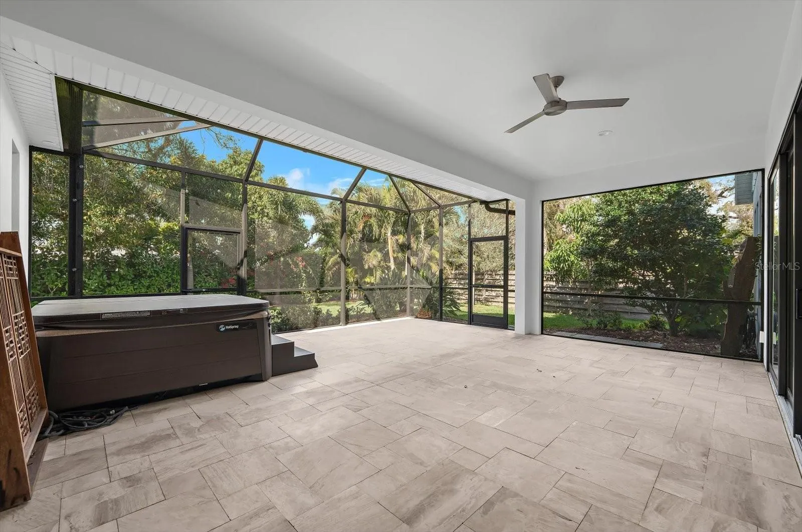 Large covered Lanai