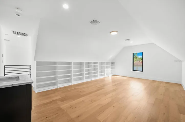 Bonus Room/Flex Space