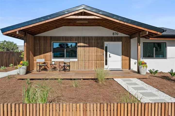 870 Carver Street Forward Entry