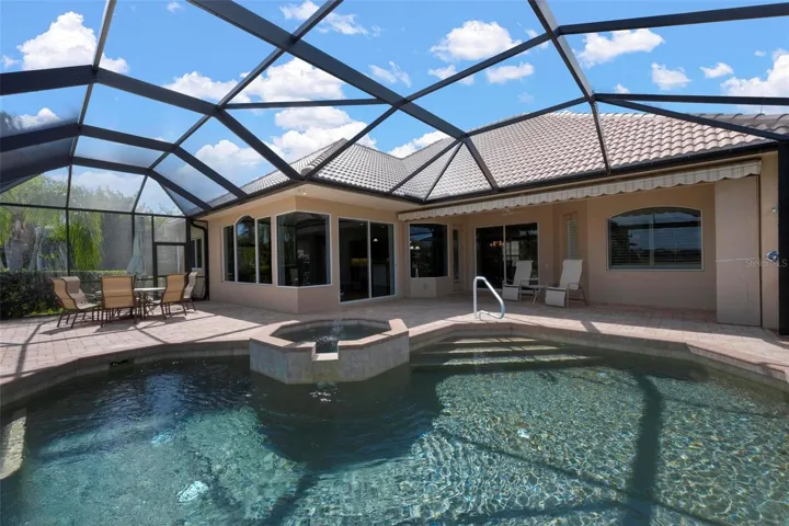 Pool, lanai