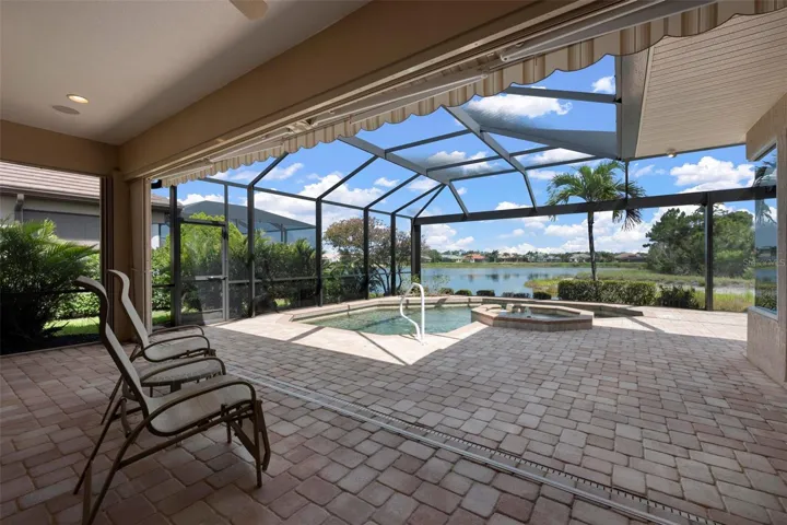 Lanai, pool