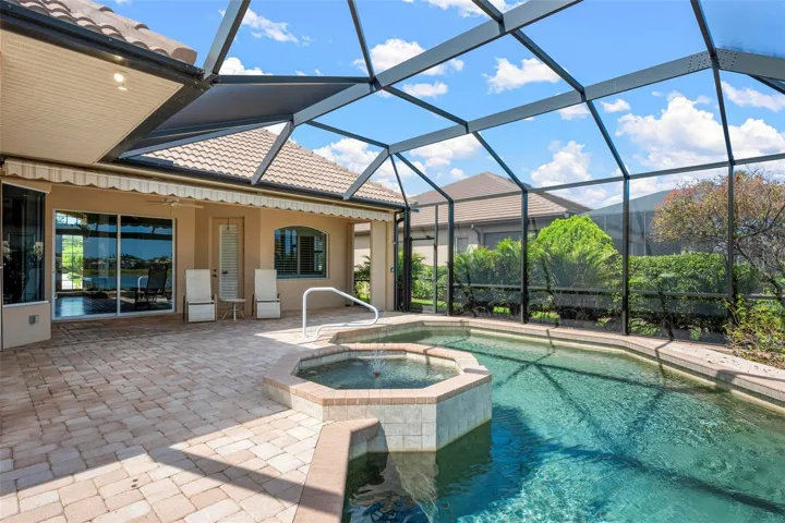 Pool, lanai