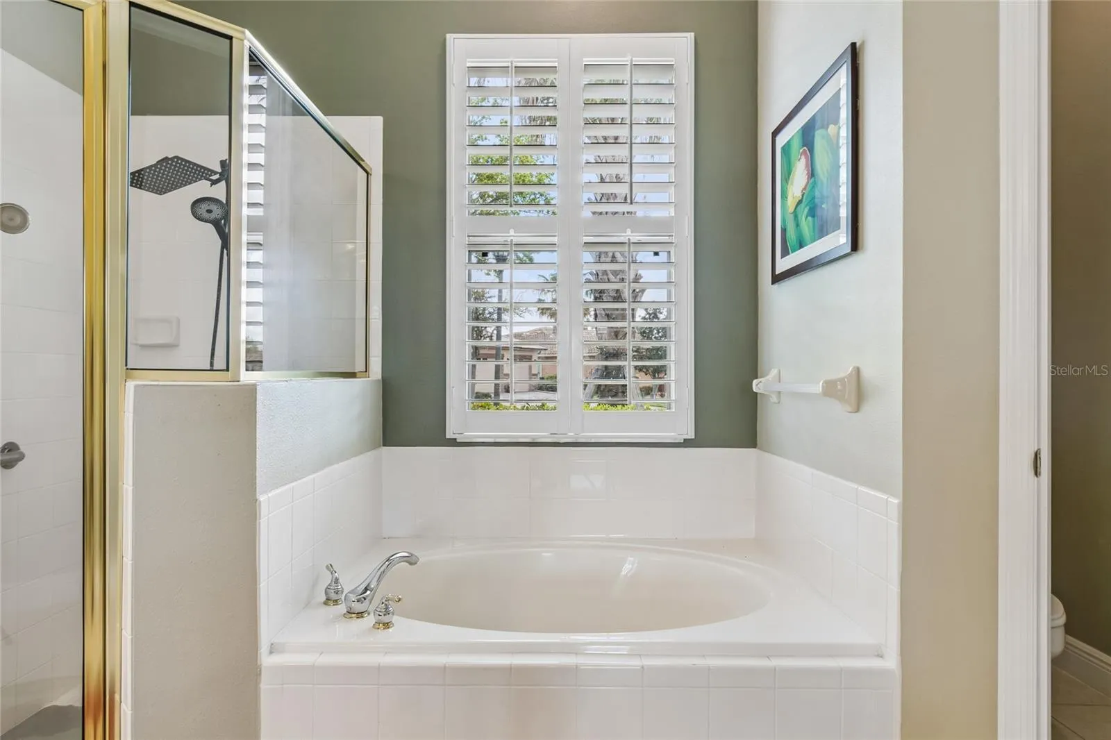 SOAKING TUB