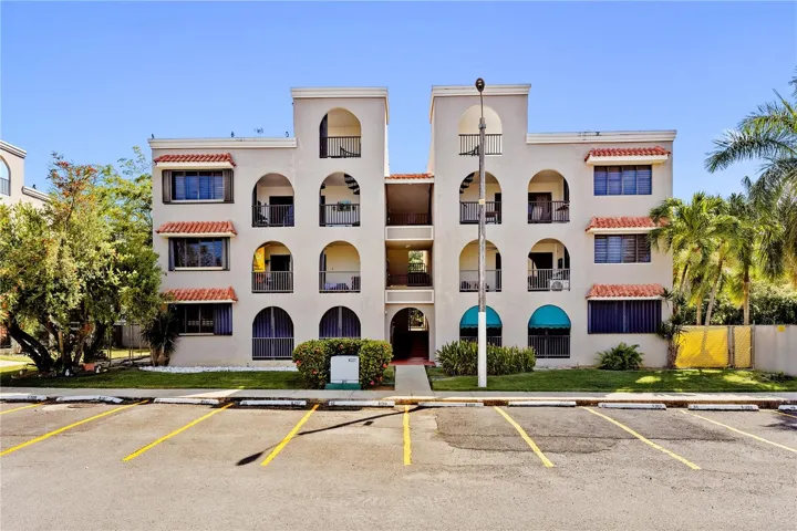2nd floor Unit - Walk up