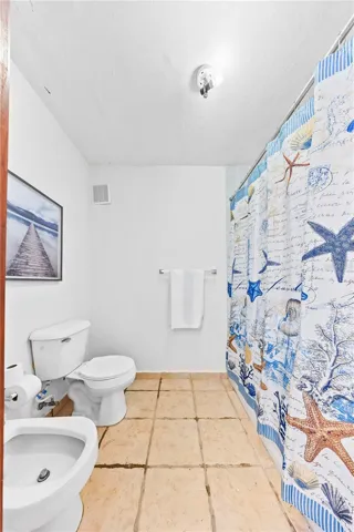 En-suite bathroom