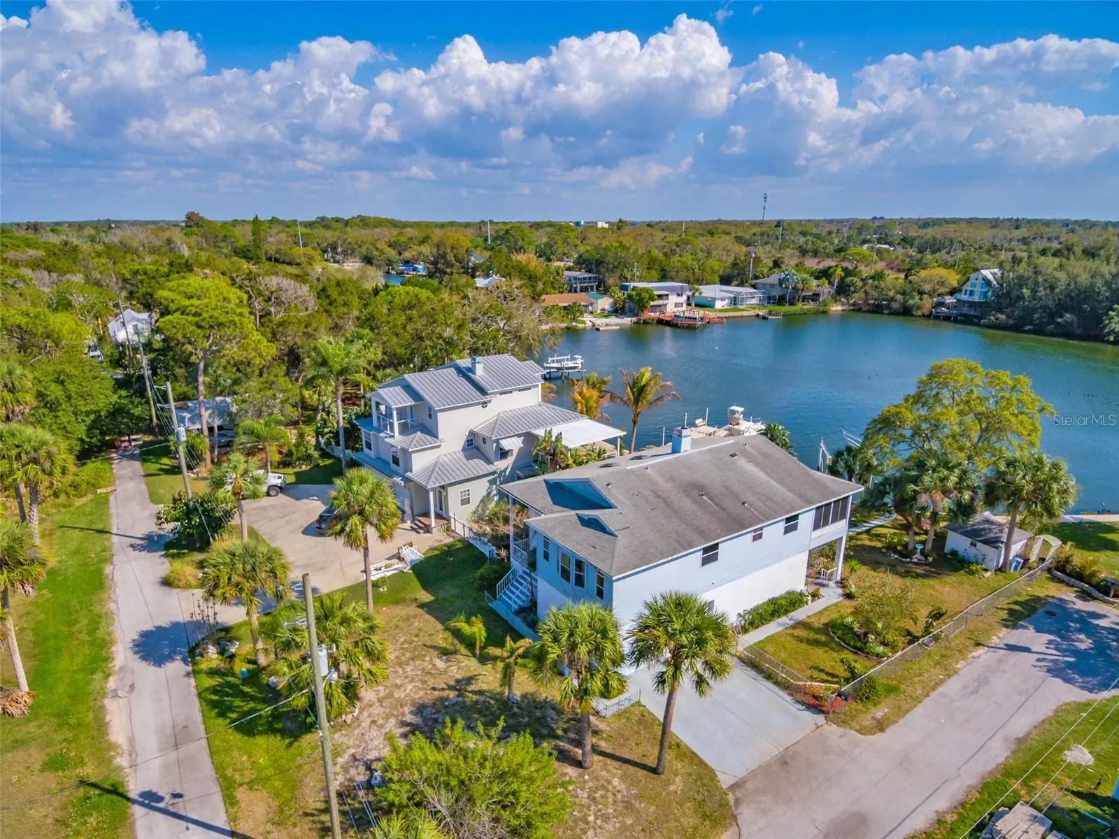 HOME ON WIDE BAY WITH GULF ACCESS