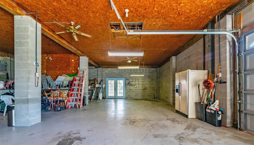 OVERSIZED GARAGE
