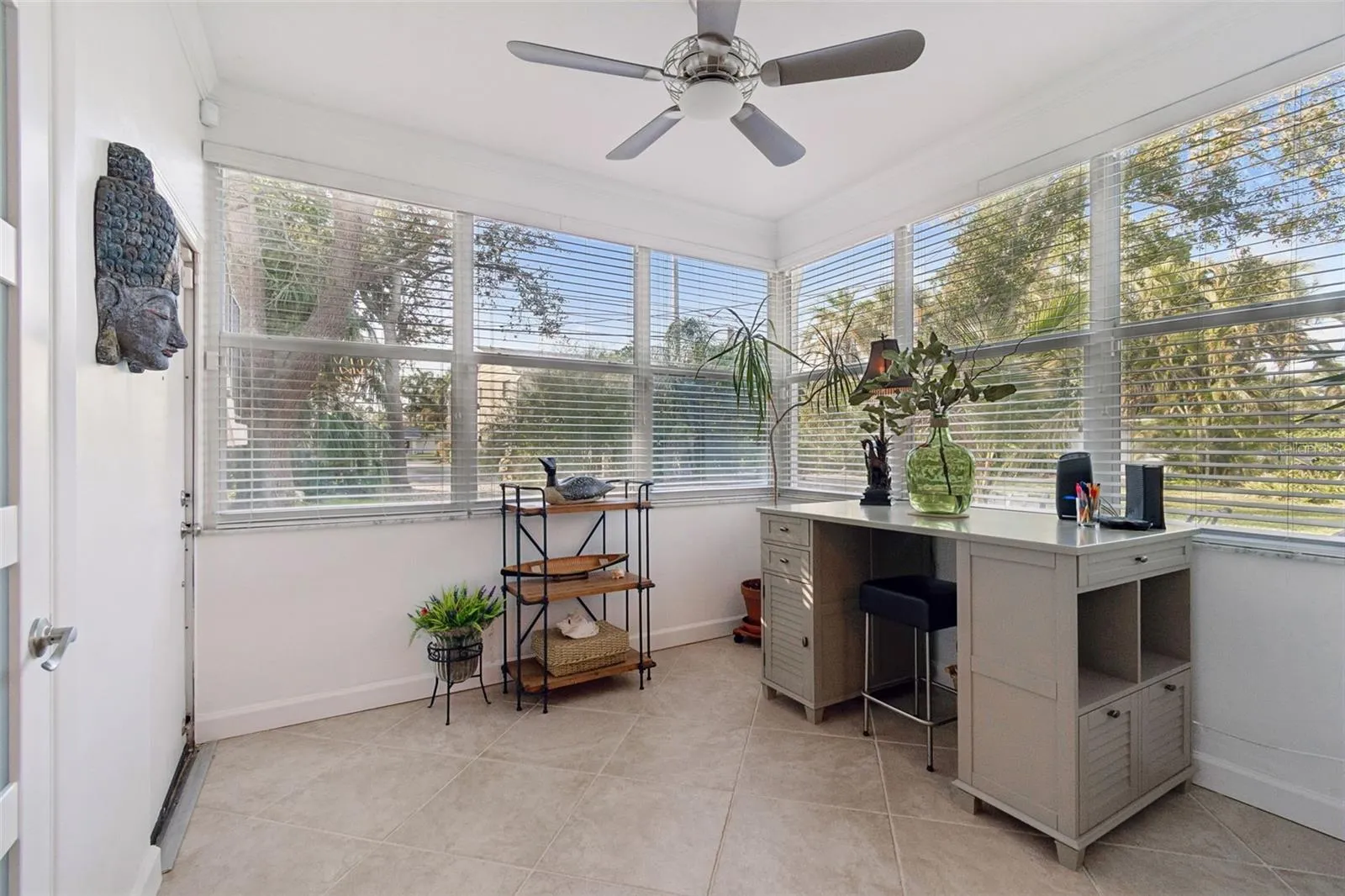 Sunroom/Office Area with Storage iCloset