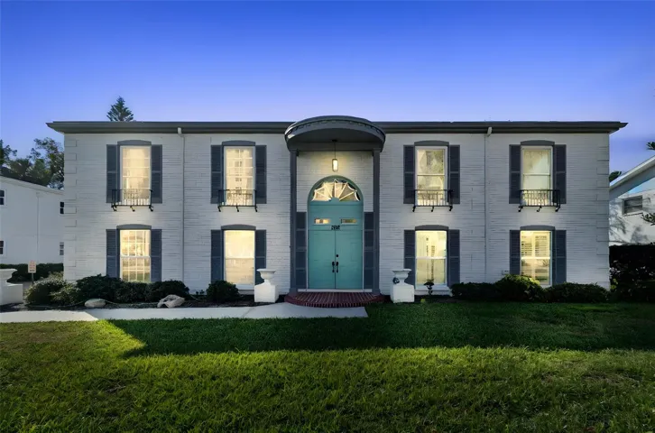 Front of Building -4 Condos