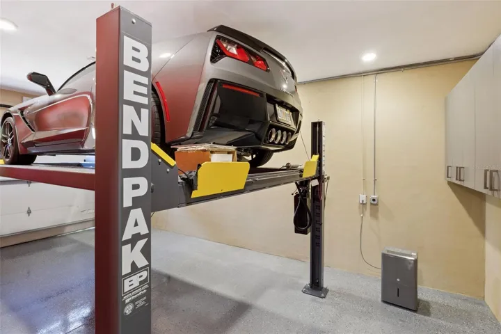 BendpakCar Lift System