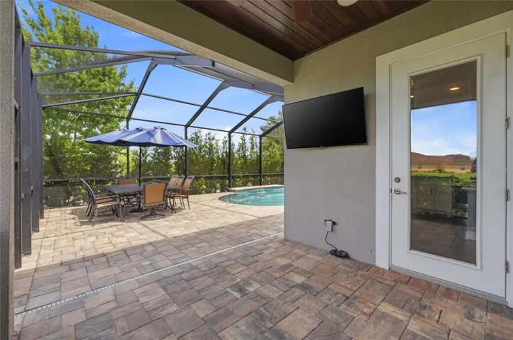 COVERED LANAI