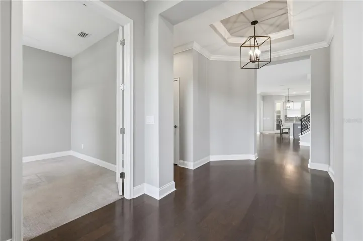 FOYER & OFFICE