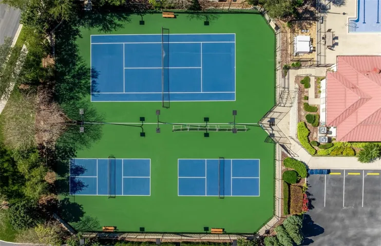 TENNIS & PICKLE BALL COURTS