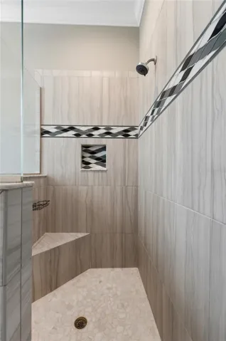 WALK-IN SHOWER