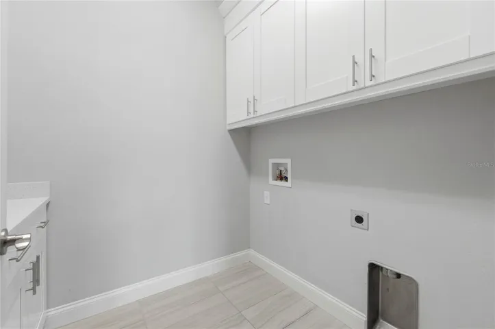 WASHER & DRYER CONNECTIONS