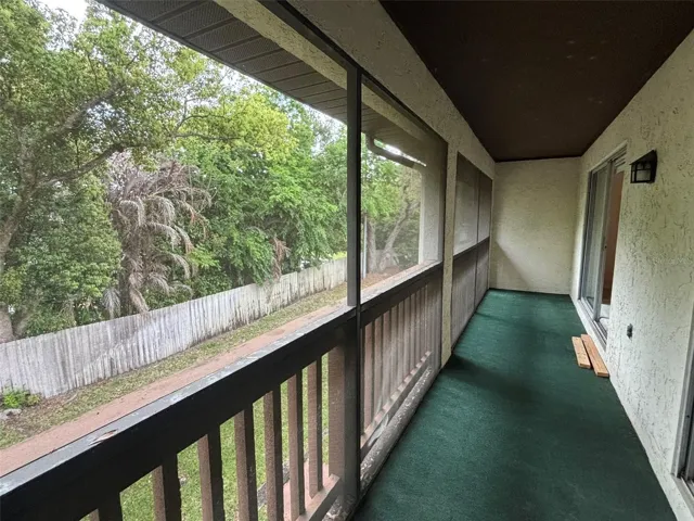 screened Patio Perfect to relax and start your day or wind down in the evening