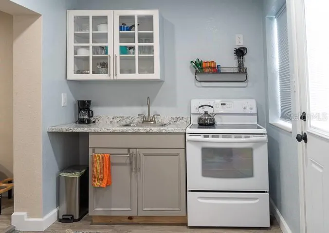 Apt B Kitchen
