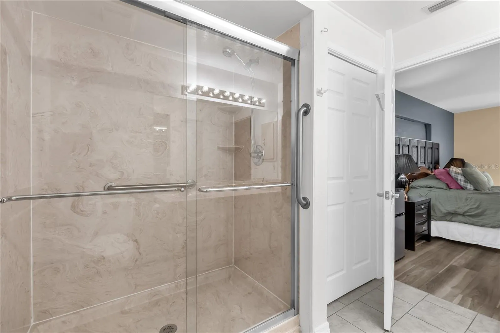 Primary shower