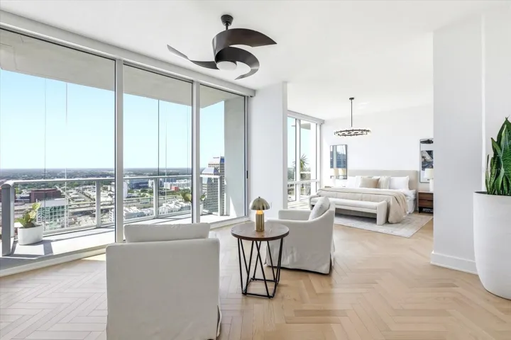 Come home to your own private suite - a sitting lounge unfolding into the bedroom, above the city on 30th floor.