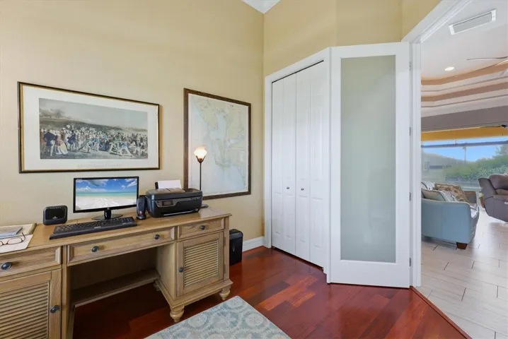 Perfect Flex room for office or guests. Closet for storage
