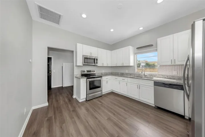 Kitchen - Left View