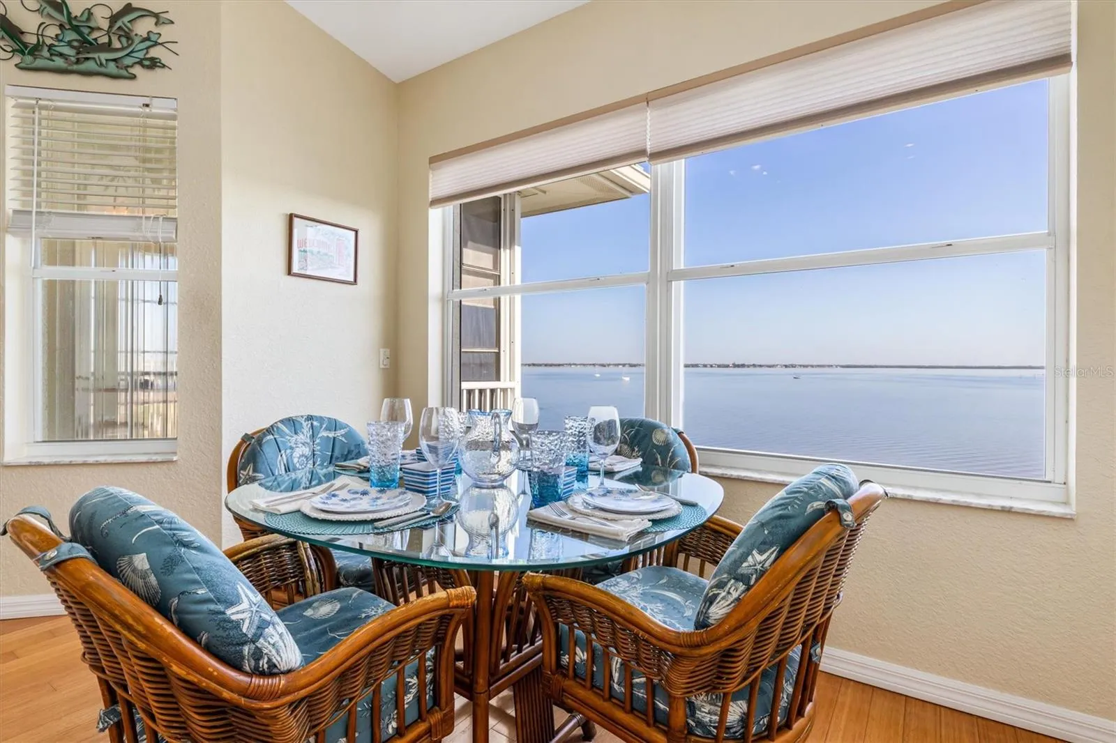 Cozy and convenient breakfast nook
