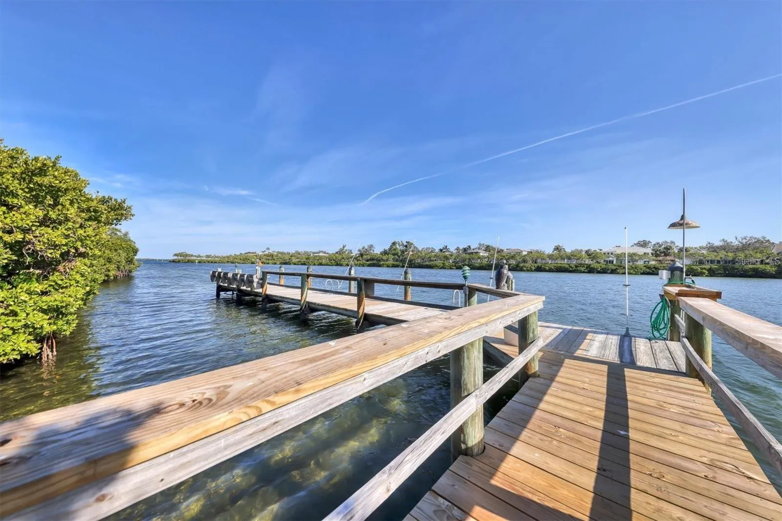 Fishing dock